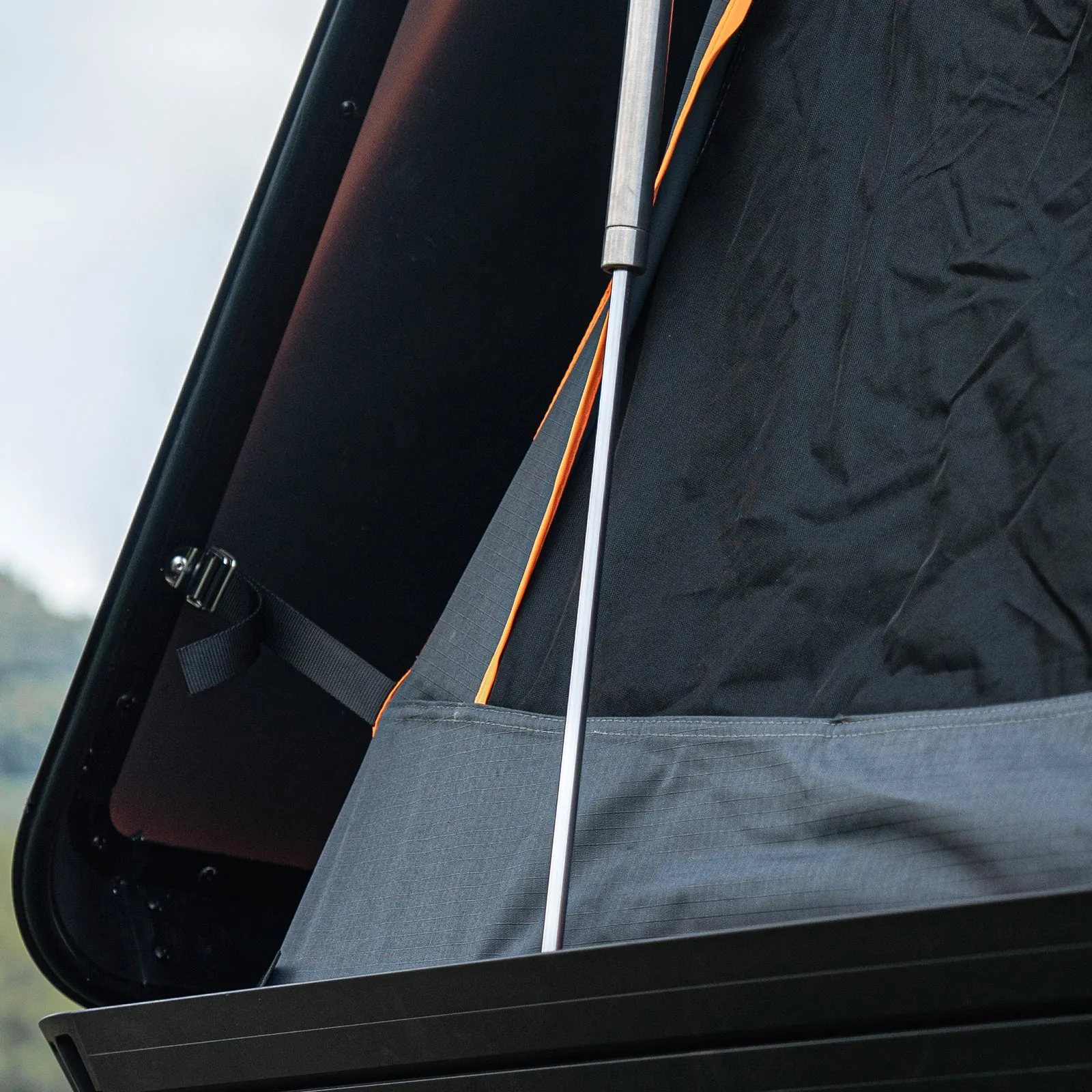 Trustmade Pioneer Series Fold-Out Style Hard Shell Rooftop Tent (Aluminum Alloy)